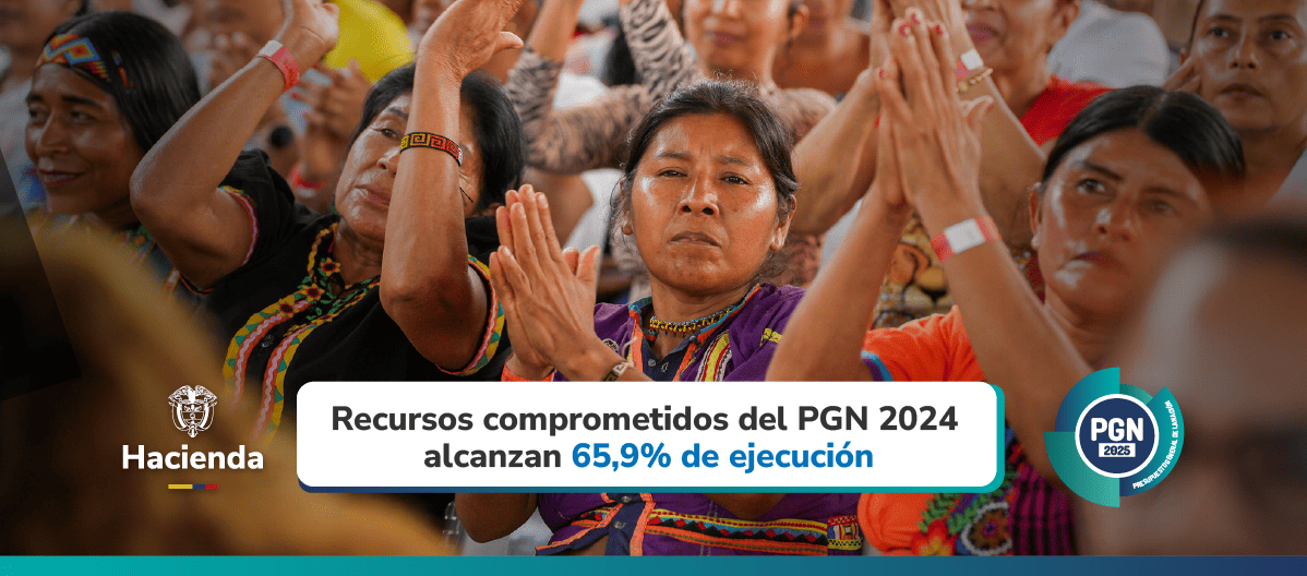 Imagen de comunidad indígena aplaudiendo