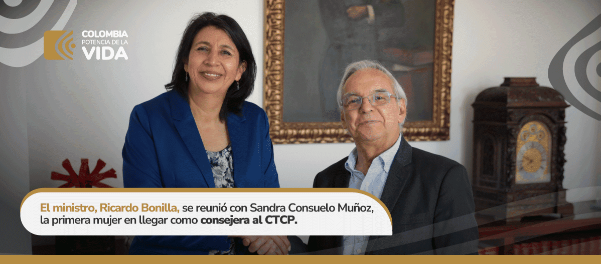 Imagen del ministro de hacienda y la consejera del CTCP