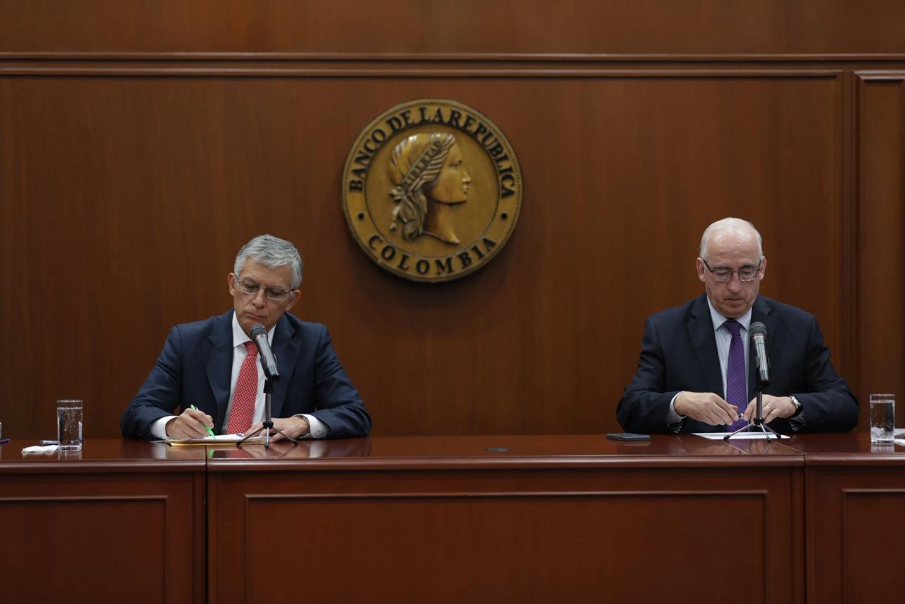 Ministro (e) Carlos Emilio Betancourt, en rueda de prensa del Banco de la República para cifra de tasa de interés 