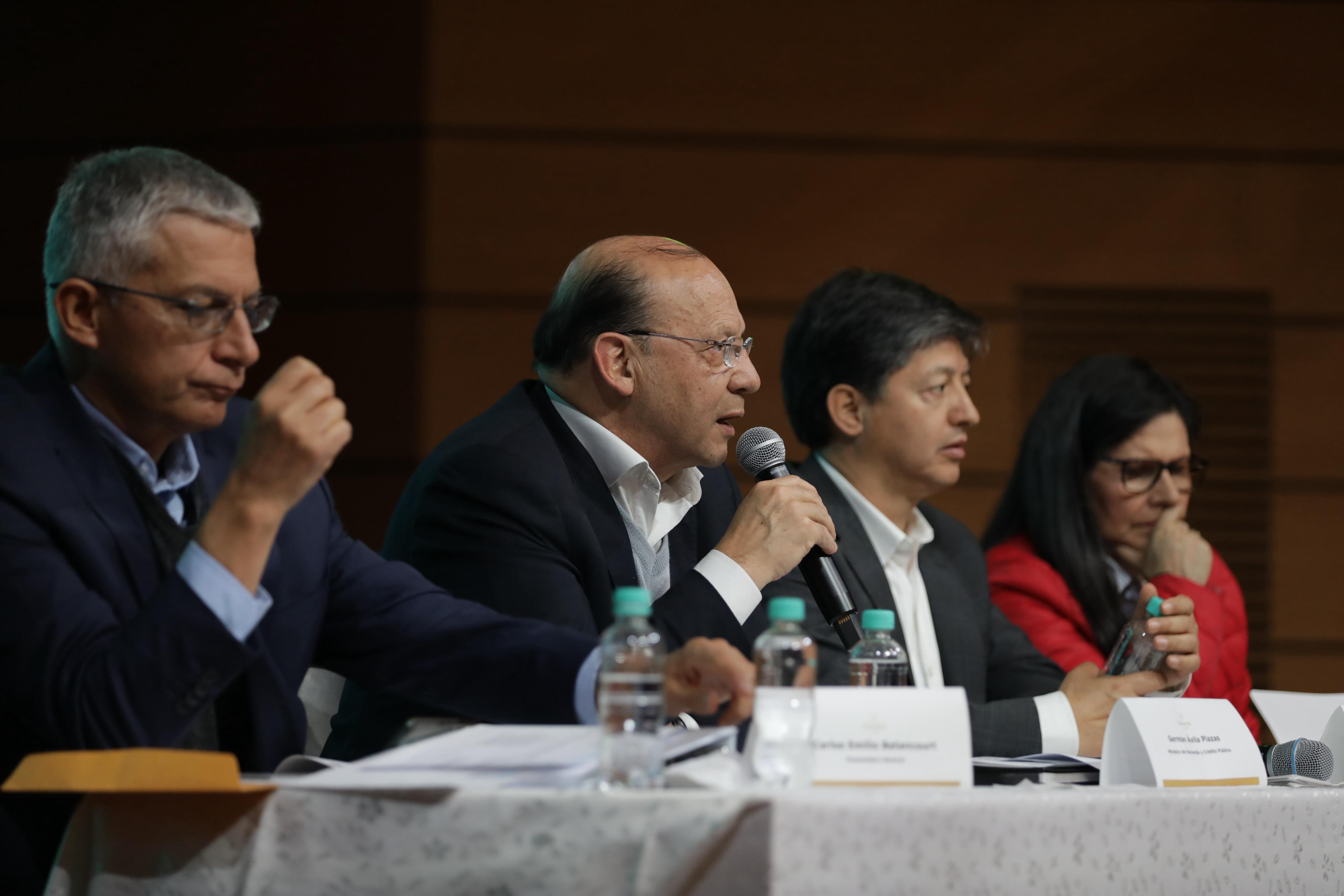 Ministro Germán Ávila hace presentación de Ley de Financiamiento en rueda de prensa
