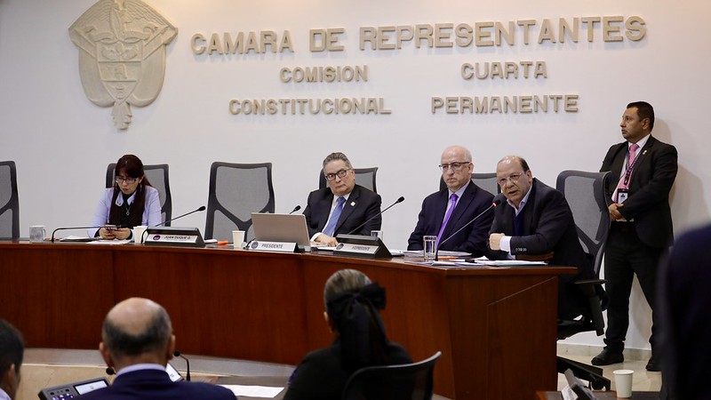 Gobierno ofrece alternativas al alza de interés fijado por BanRepública