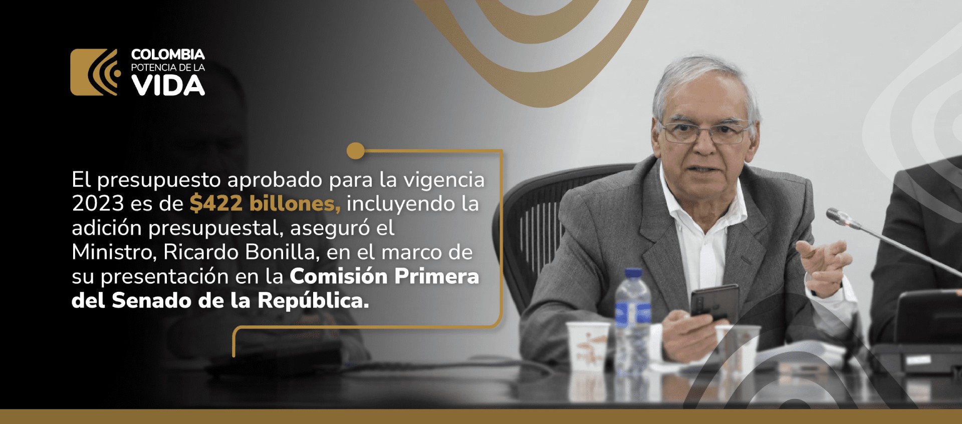 Imagen de Ricardo Bonilla hablando en la Comisión Primera del Senado de la República