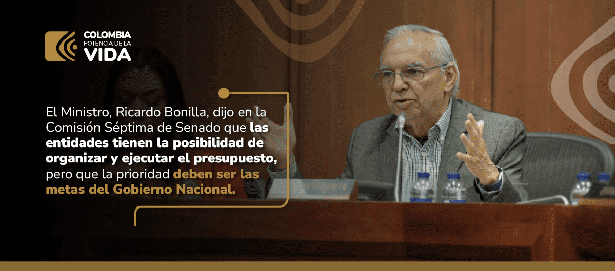 Imagen de Ricardo Bonilla hablando en la Comisión séptima del senado