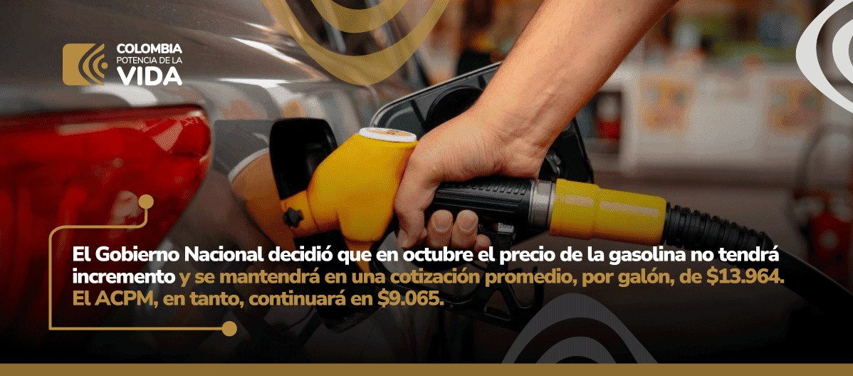 Imagen de mano rellenando tanque de un carro con gasolina