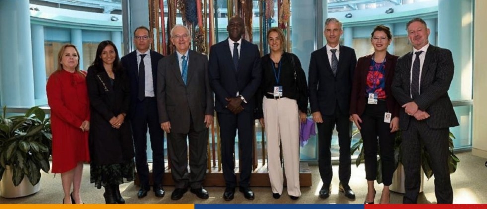 Imagen Miembros de la Cumbre, La Corporación Internacional y el Banco Mundial
